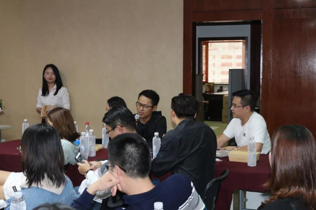 沙龍來(lái)賓自我介紹 沙龍來(lái)賓自我介紹