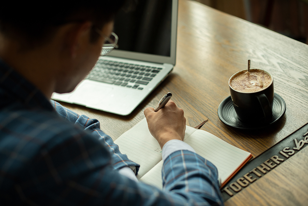 香港公司100%控股國內(nèi)企業(yè)，操作流程明細