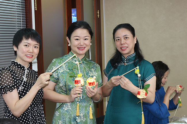 42101729-7702-4dd8-9b16-08853b73f70b 42101729-7702-4dd8-9b16-08853b73f70b