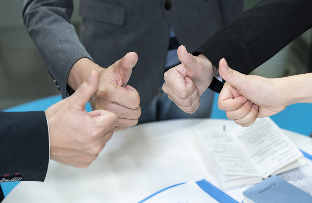 千庫(kù)網(wǎng)_成功商務(wù)人士合作手勢(shì)攝影圖_攝影圖編號(hào)80144 千庫(kù)網(wǎng)_成功商務(wù)人士合作手勢(shì)攝影圖_攝影圖編號(hào)80144